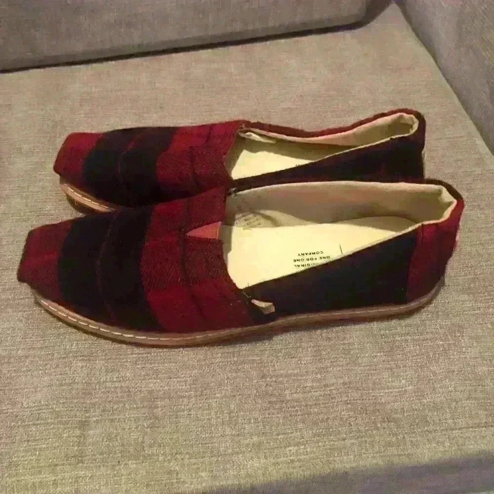 TOMS Alpargata Red Black Buffalo Plaid‎ Flannel Slip On Shoes Womens 6.5